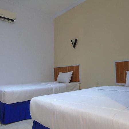 Hotel Permata Zamrud Cirebon Pokój zdjęcie